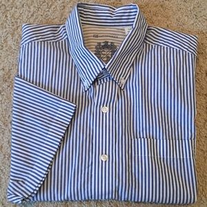 Men’s short sleeve button-down